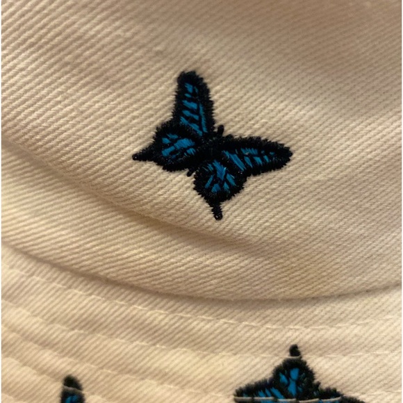 (GOOD CONDITION) Forever 21 girls bucket hat w/blue butterflies 🦋!! (One size) - Picture 15 of 16